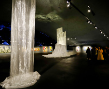 Exposição Através