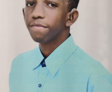 Estudante surdo da rede estadual conquista 1º lugar em Educação Física na UEM pelo Aprova Paraná