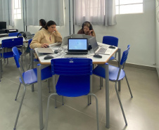 Governo do Paraná conclui entrega de carteiras hexagonais para 2.060 escolas da rede estadual