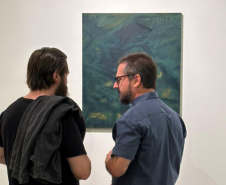 SEEC - Museu Casa Alfredo Andersen promove visita guiada e bate-papo com artistas em exposição contemporânea