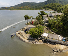 Portos do Paraná amplia projeto pioneiro de saneamento ecológico para mais ilhas do litoral