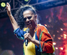 Palcos Sunset levam milhares a shows gratuitos de artistas  paranaenses