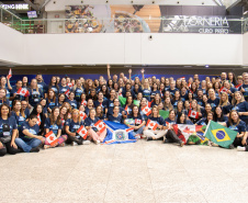 Ganhando o Mundo Professor leva docente de Rio Bonito do Iguaçu ao Canadá
