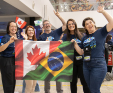 Ganhando o Mundo Professor leva docente de Rio Bonito do Iguaçu ao Canadá