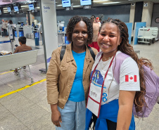 Último grupo de estudantes do Ganhando o Mundo embarcou para o Canadá neste domingo (08)