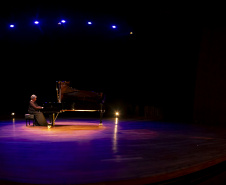 Novo piano marca aporte histórico no Teatro Guaíra e inaugura temporada da OSP