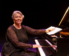 Novo piano marca aporte histórico no Teatro Guaíra e inaugura temporada da OSP