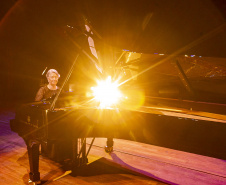 Novo piano marca aporte histórico no Teatro Guaíra e inaugura temporada da OSP