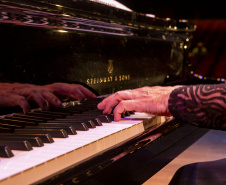 Novo piano marca aporte histórico no Teatro Guaíra e inaugura temporada da OSP