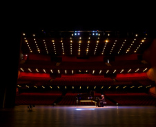 Novo piano marca aporte histórico no Teatro Guaíra e inaugura temporada da OSP