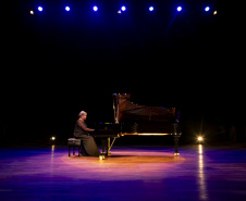 Novo piano marca aporte histórico no Teatro Guaíra e inaugura temporada da OSP