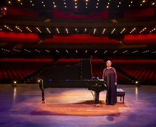Novo piano marca aporte histórico no Teatro Guaíra e inaugura temporada da OSP