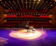 Novo piano marca aporte histórico no Teatro Guaíra e inaugura temporada da OSP