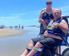 rograma que possibilita acesso ao mar reúne histórias de superação