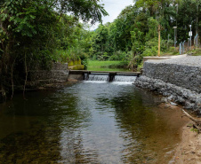 O Rio Cambará, em Matinhos, fornece água para ser tratada na estação, que ganhou um novo sistema de tratamento. 