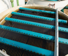 Estação de Tratamento de Água em Matinhos ganhou um novo sistema, mais resistente à turbidez da água dos rios, o que acontece com frequência em períodos de chuva.