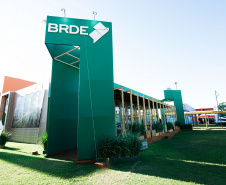 BRDE assina convênio para apoiar empresas do Oeste do Paraná no Show Rural
