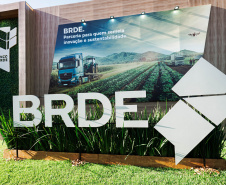 BRDE assina convênio para apoiar empresas do Oeste do Paraná no Show Rural