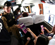 Programa Mulher Segura realiza ação na rodoferroviária de Curitiba