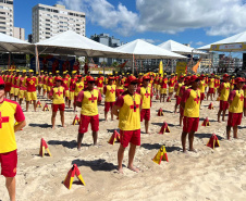 Corpo de Bombeiros forma 93 novos guarda-vidas militares e civis para reforçar segurança aquática no Estado