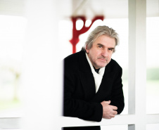 Orquestra Sinfônica do Paraná estreia novo Steinway & Sons com participação do pianista irlandês Barry Douglas