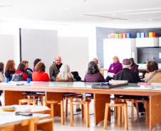 MON promove atividade para público com mais de 60 anos, inspirada na obra do artista Alberto Massuda