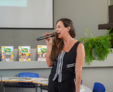 SEED - Escolas integrais recebem material de educação para o trânsito