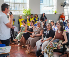 SEED - Escolas integrais recebem material de educação para o trânsito