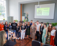 SEED - Escolas integrais recebem material de educação para o trânsito