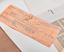  Família de Paulo Leminski recebe, na BPP, textos achados do autor após 44 anos