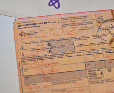  Família de Paulo Leminski recebe, na BPP, textos achados do autor após 44 anos