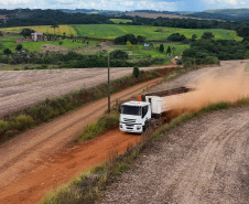 R$ 353 milhões: Estado libera recursos para estradas rurais e maquinários em Guarapuava e região