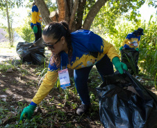 Sanepar mobiliza 350 voluntários em mutirão de limpeza de rios no Paraná