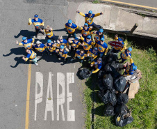 Sanepar mobiliza 350 voluntários em mutirão de limpeza de rios no Paraná