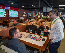 BRDE reúne prefeitos e lideranças de 15 municípios em agenda estratégica durante Smart City Expo 