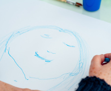 MON promove atividade para público com mais de 60 anos, inspirada na obra do artista Alberto Massuda