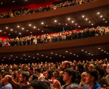 TEATRO GUAÍRA - Com novo piano e solista internacional, Orquestra Sinfônica do Paraná abre temporada 2026 no Guairão