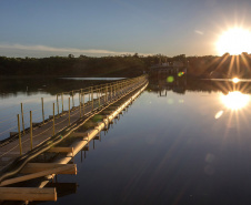 Investimentos e gestão dos sistemas de água e esgoto com foco no combate às perdas de água colocam Foz do Iguaçu como destaque no ranking nacional de saneamento (foto da captação flutuante da Sanepar no Lago de Itaipu