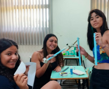 Rede de Clubes de Ciência fortalece protagonismo de meninas na pesquisa escolar