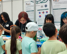 Rede de Clubes de Ciência fortalece protagonismo de meninas na pesquisa escolar