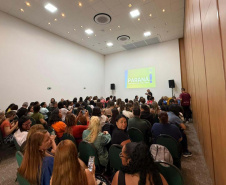 Viaje Paraná segue promovendo turismo estadual no mercado e capacita quase 100 agentes nesta terça