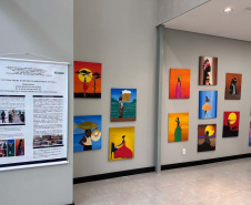 Colégio estadual expõe obras de arte sobre raízes africanas e indígenas em shopping de Umuarama