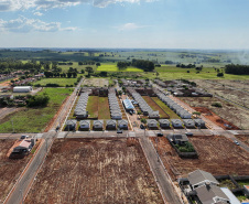 Entrega de casas e estradas rurais Terra Rica