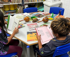  Rede estadual amplia acervo com literatura indígena para 3,6 mil estudantes no Paraná.