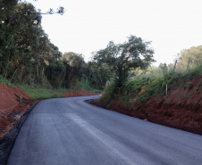 Estrada da Gruta em Teixeira Soares