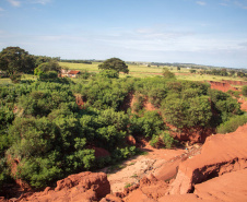 Em Loanda, obra para conter maior erosão urbana do Paraná atinge 82% de execução