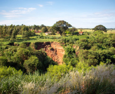 Em Loanda, obra para conter maior erosão urbana do Paraná atinge 82% de execução