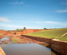 Em Loanda, obra para conter maior erosão urbana do Paraná atinge 82% de execução