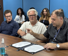 SETI - Governo anuncia projeto para digitalizar acervos históricos do Arquivo Público do Paraná