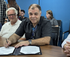 SETI - Governo anuncia projeto para digitalizar acervos históricos do Arquivo Público do Paraná